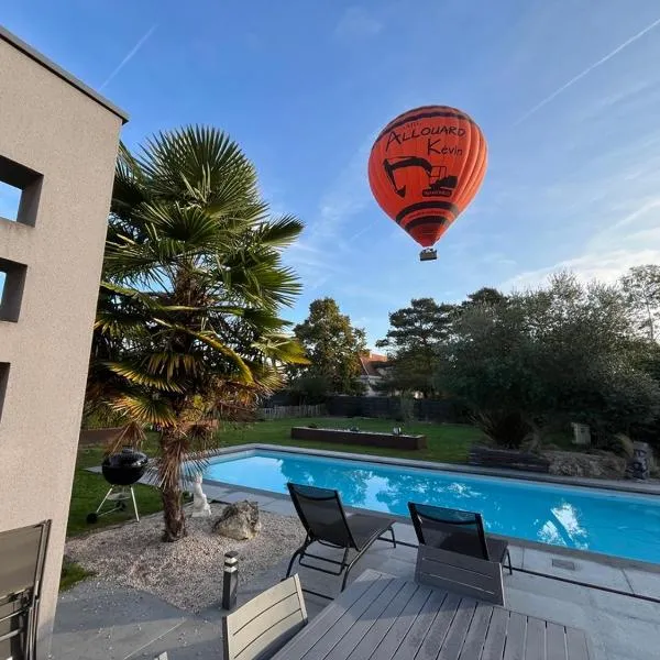 Villa au calme Amboise Piscine chauffée & Spa, hotel di Amboise