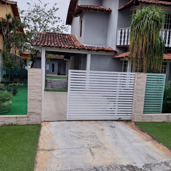 Casa em Condomínio com 1 quarto com banheiro e cozinha externa