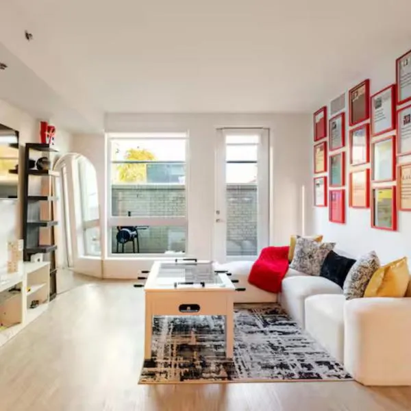 Modern Mile High in Sloans Lake, hotel v destinaci Denver