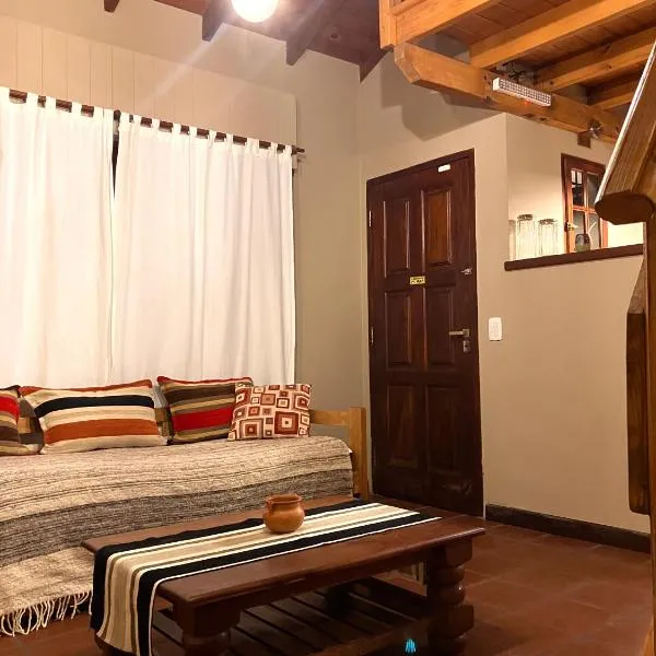 CABAÑA AURORA, con parque y pileta en Complejo El Solicito, hótel í Chascomús