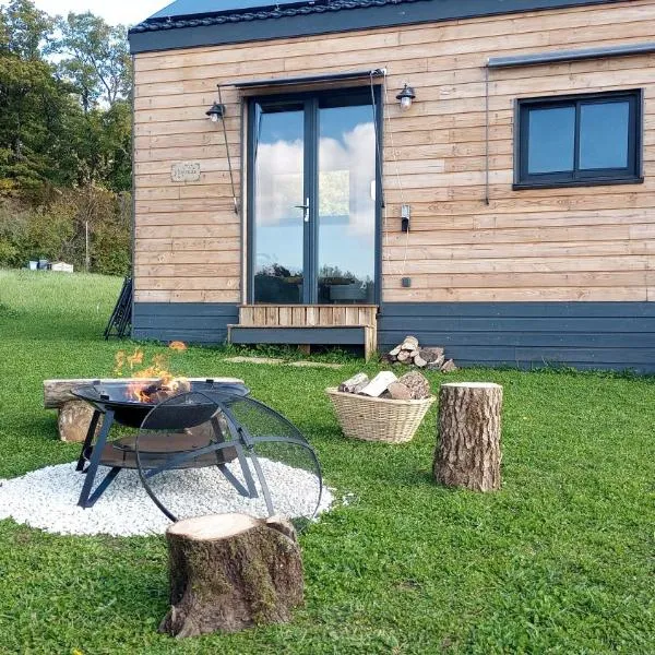 Les tiny houses autonomes du val d'or, hotel in Fraignot-et-Vesvrotte