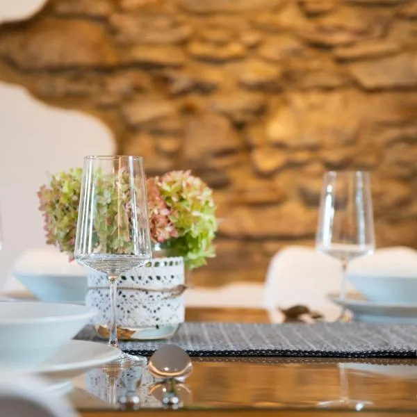 Ferienhaus Traumzeit, hotel a NeuhÃ¼tten
