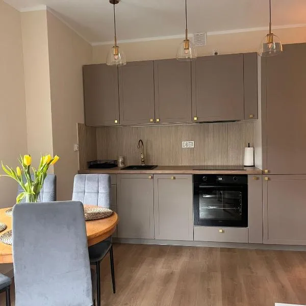 Apartament w Rynku pod Twierdzą، فندق في كوادسكوم