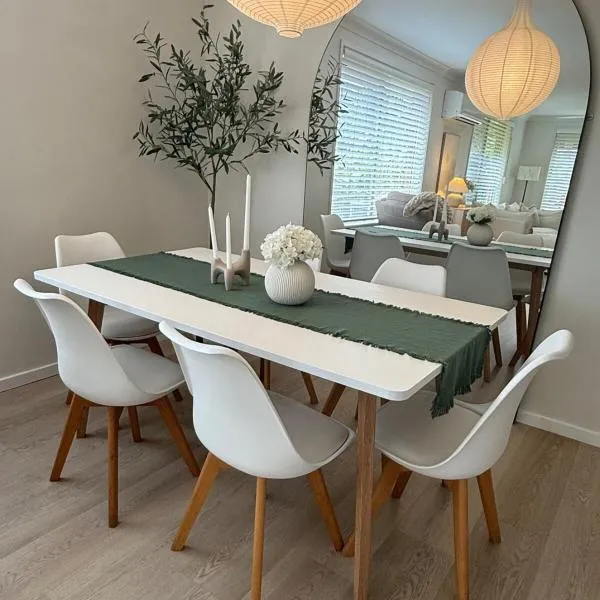 Forster Stay - Cozy Home, Near Beach & Shops - Pet Friendly – hotel w mieście Forster
