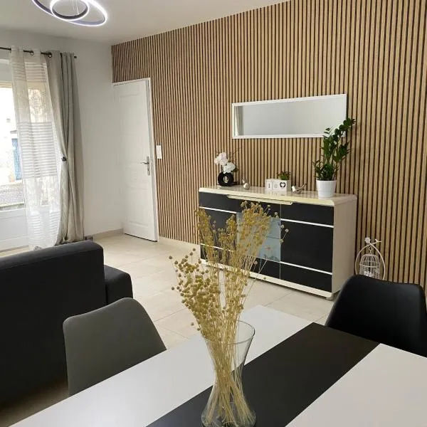 Maison de village, hotel u gradu 'Cousancelles'