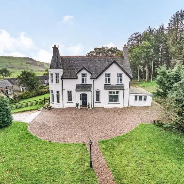 Groudd Hall, hotel in Cerrigydrudion
