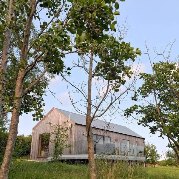 Willow Lodge, hotel in Six Road Ends