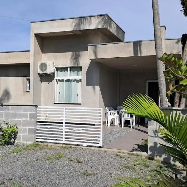 Casa Verde Mar、イタポアのホテル