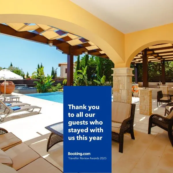 Luxury Villa AJ05 with private heated pool, hotel v destinaci Kouklia