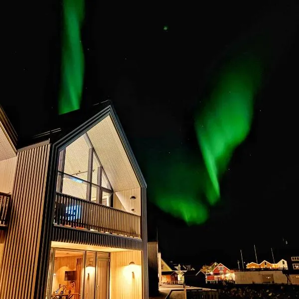 Seafront apartment Henningsvær, hotel in Henningsvær