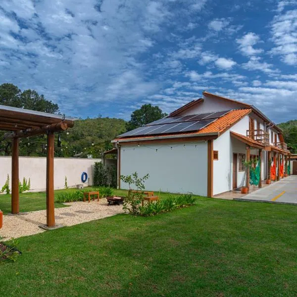 Praia do Estaleiro-BC, 2 vagas, Ar, Churras e Pet Friendly, hotel in Balneário Camboriú