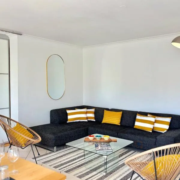 Vivez au large dans ce grand T3, Hotel in Reims