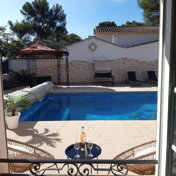 Le Cannet-des-Maures में, होटल Charme et tranquillité au coeur du Var