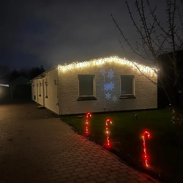 Cozy Rødbyhavn Villa - Lalandia/Puttgarden/Femern, hotel in Rødby
