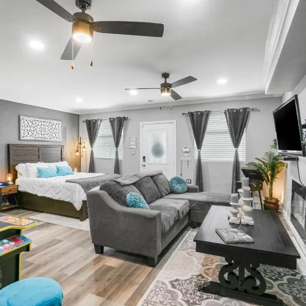 Luxury Cozy Studio with Firepit, hotel v destinaci Vista