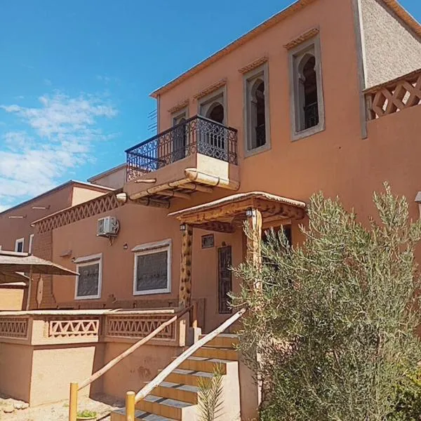 Dar Mezyana Dades, hotel in Aït Idaïr