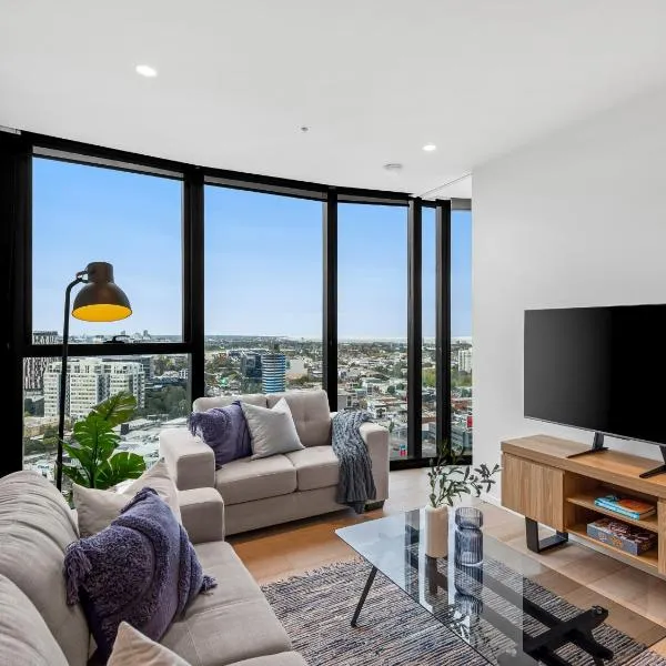 Viesnīca 3BR Southbank Apartment - Free Parking - Bay View - Pool & Gym - Walk to CBD Melburnā