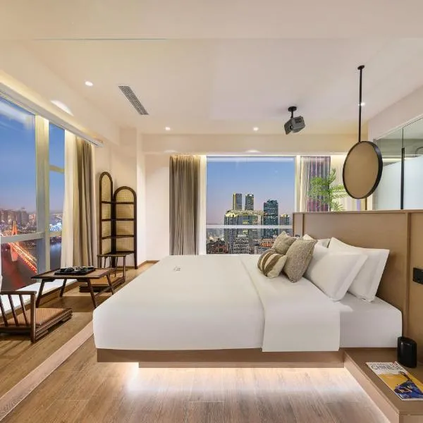 Mi Xi Yue Riverside Hotel Jiefangbei Branch We offer airport and station pick-up services,Please make a reservation one day in advance, Hotel in Chongqing