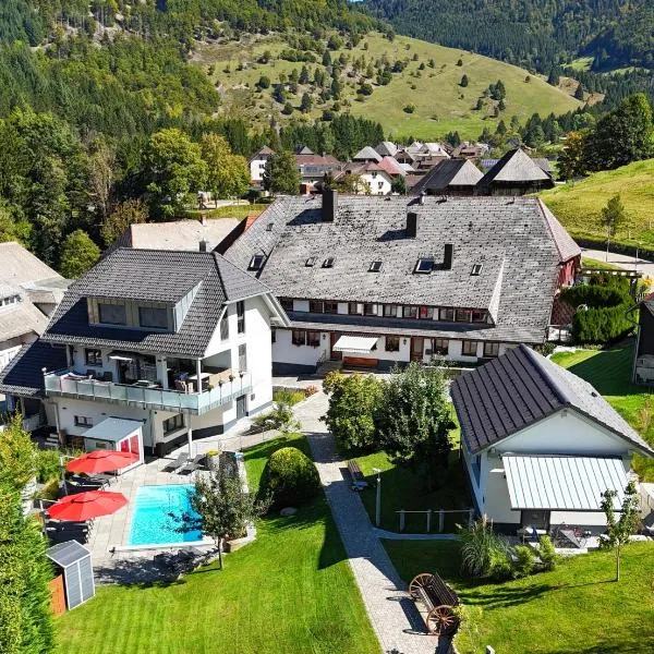 Haus Hees - Urlaub im Gletscherkessel Präg, hotel v destinaci Todtnau
