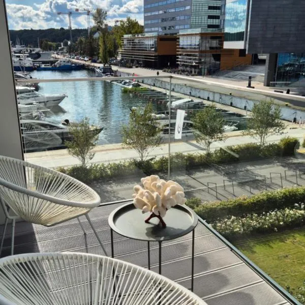 Luxury Yacht Park Apartment Marina View Gdynia Free Parking、グディニャのホテル