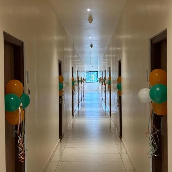 Triviera Hotel Chirala, хотел в Chīrāla