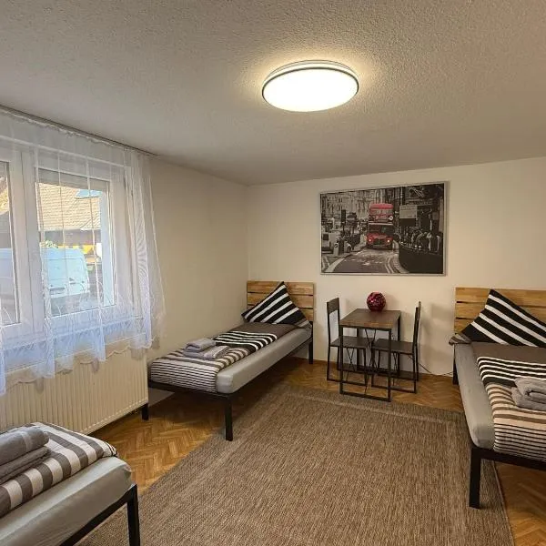 ARCOS Apartment - Geräumige 3-Zimmer-Wohnung mit 8 Einzelbetten - Perfekt für Familien, Gruppen oder Monteure, hotel in Kappel-Grafenhausen