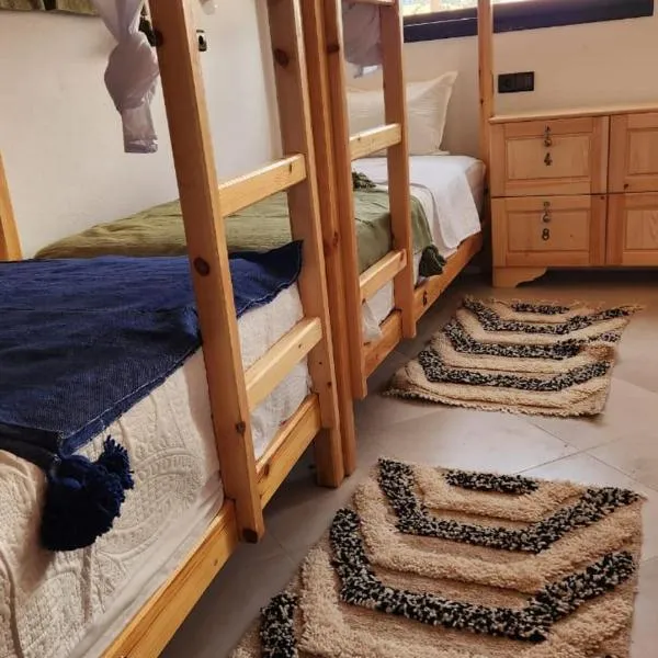 Rock Surf Hostel Taghazout, hotel in Taghazout