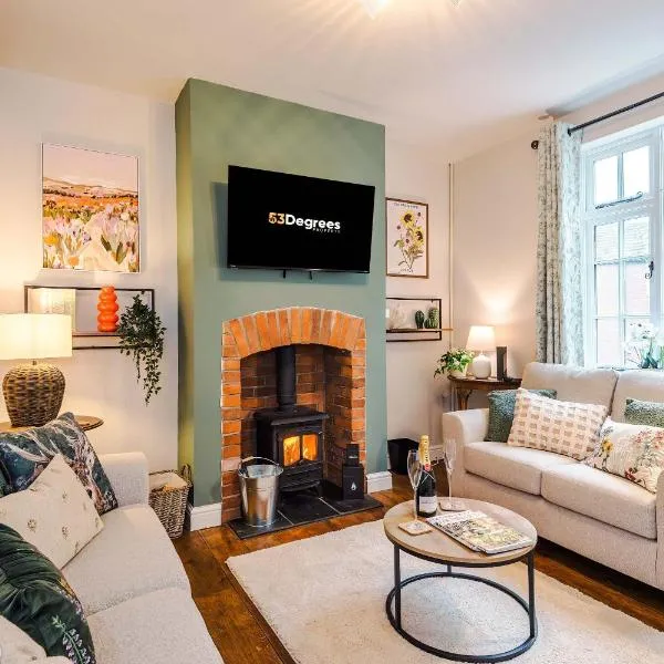 Beautiful Cozy Cottage in Sandbach by 53 Degrees Property, Sleeps 4 with FREE Parking, готель у місті Сандбач