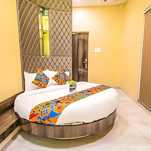 Glitz Hotels New Seven Hills - Nr International Airport Mumbai, hotel in Mumbai