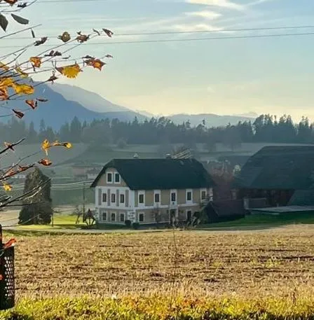 Temelhof - Landhaus mit Sauna und Kamin, hotel in Sittersdorf