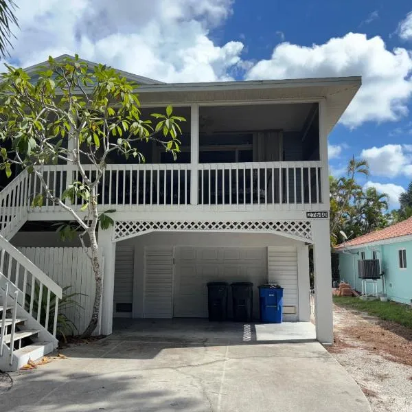 Redfish - Updated & Roomy 1.5 Mi to Beach Full Kitchen W&D, hotel en Bonita Springs