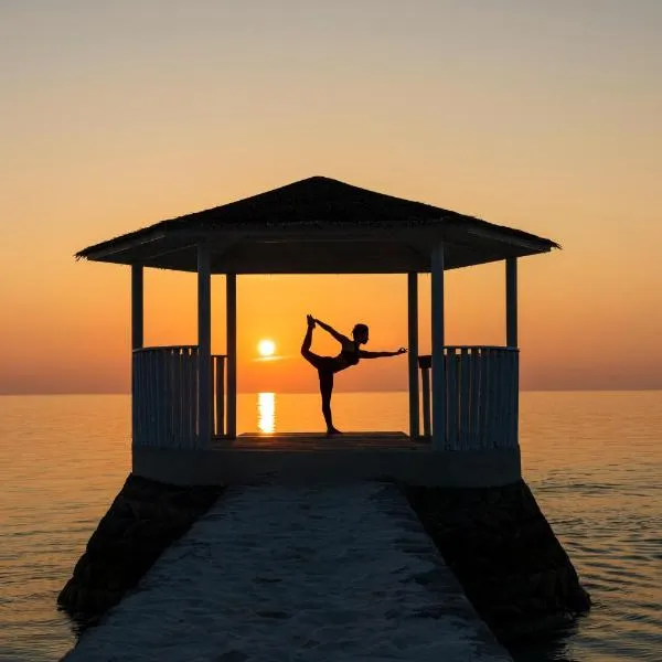 Centara Ras Fushi Resort & Spa Maldives - 50 percent discount on transfers for min 4 nights stay and more, valid for reservations between 11th Feb till 22 Dec 2025, hotel di North Male Atoll