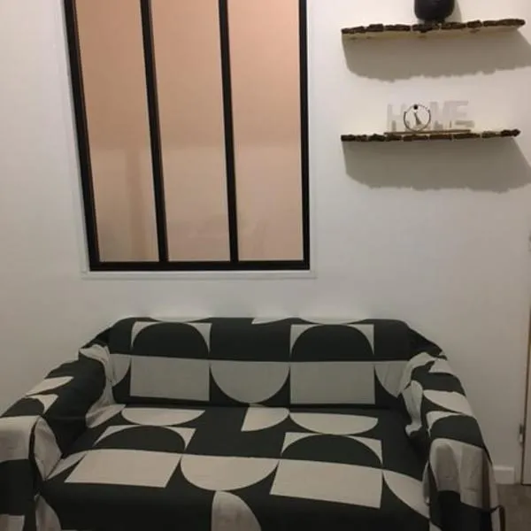 Petit T2 de charme, хотел в Езин