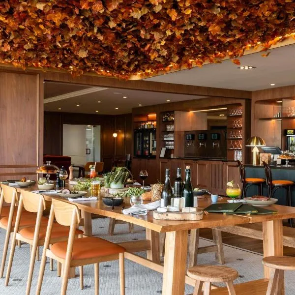 奧馬哈海灘美居酒店,貝桑於潘港的飯店