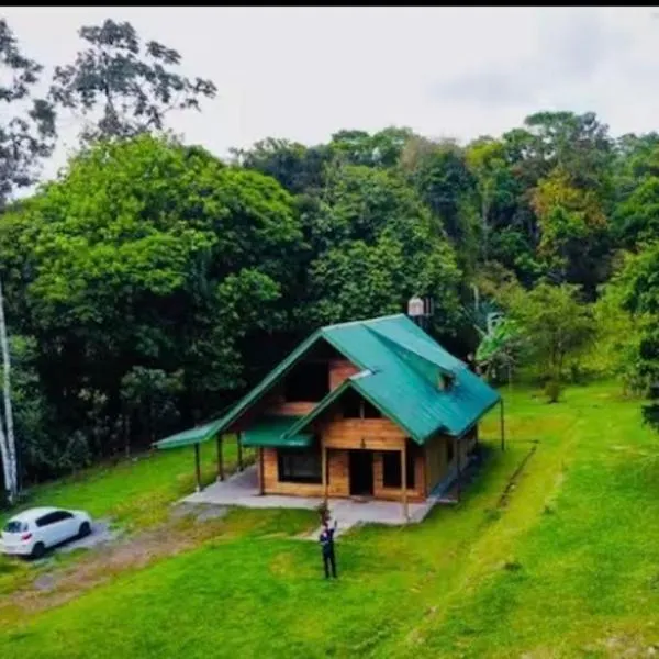 Cabaña El Tucán, khách sạn ở Guápiles