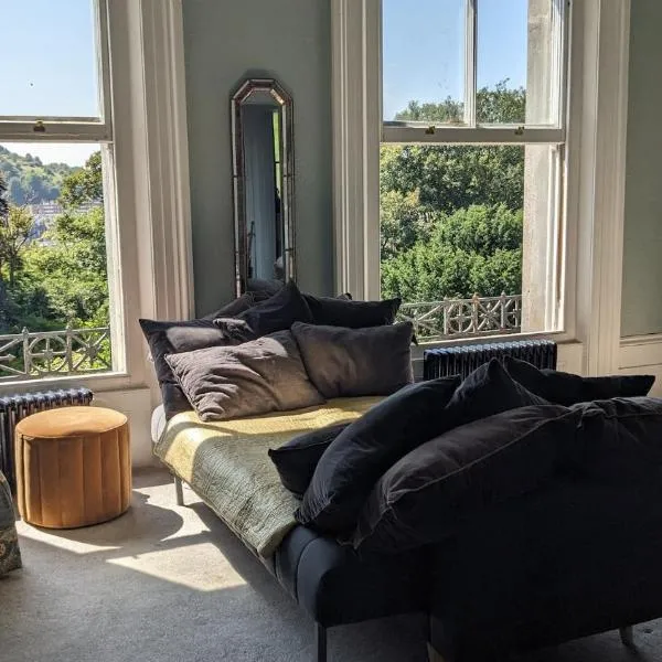 Luxury 1 bed apartment by Dover Castle spacious can sleep 4, hotel di Dover