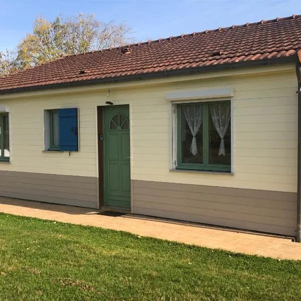 Charmante Maison de plein pieds, hotel in Mesnil-Bruntel