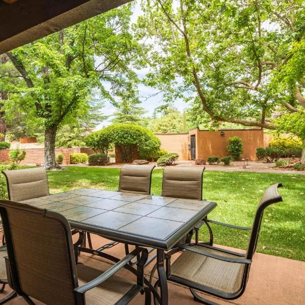 Charming Sedona Stay with Community Spa & Pool, hotel v destinaci Sedona