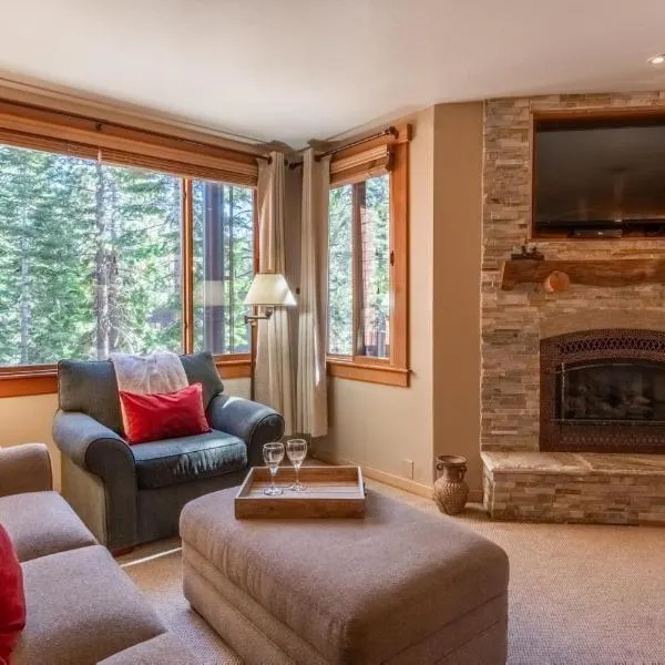 Northstar - Ski View Condo, hotel in Truckee