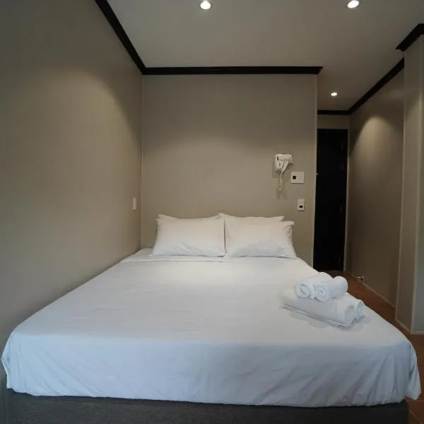 HY Local Budget Hotel - 5 mins walk to Hoi An Ancient Town, hotel in Hoi An