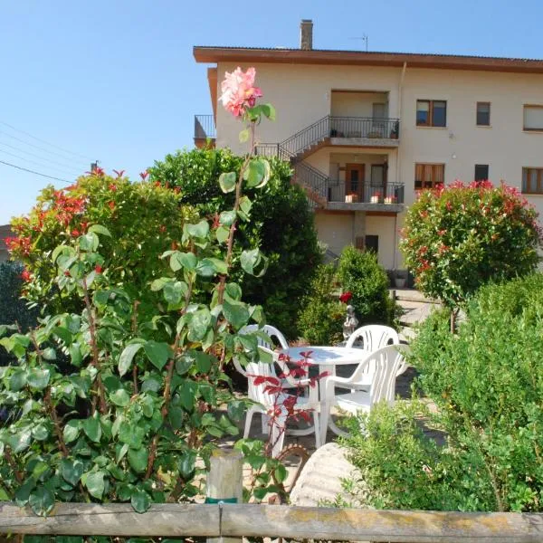 Cal Serveró, hotel v destinaci Peramola