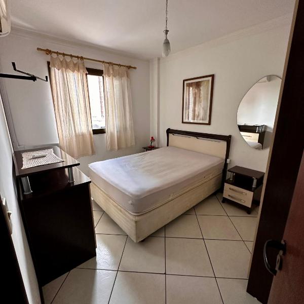 AP Completo-Centro de Torres, 4 quadras da Praia, com 2 quartos e 2 vagas de garagem - Foto 2