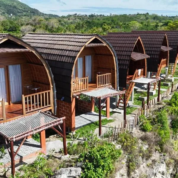 Suwehan Beach Cliff House by BIJAK, hotel v destinaci Polilit