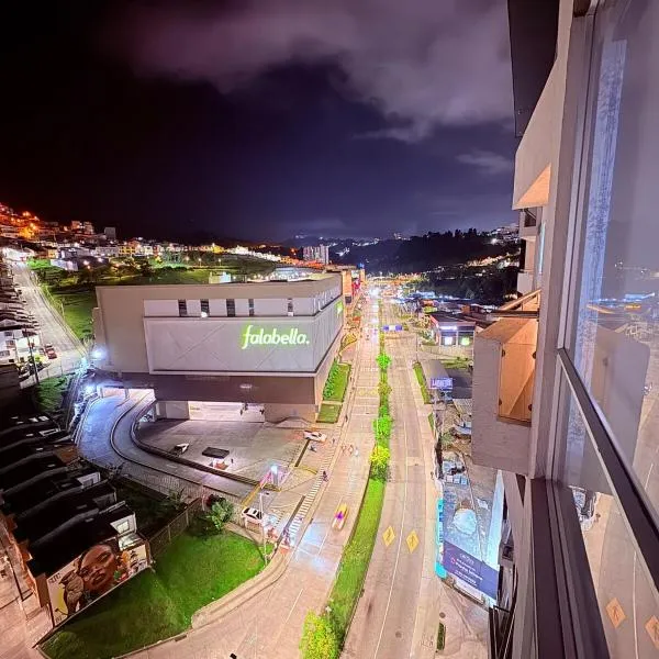 Apartamento moderno con balcón y vista a la ciudad cerca al mall plaza, hotel in Manizales