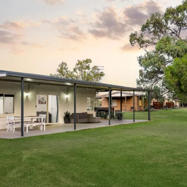Riversands Rest Accommodation Scenic Riverfront Cottages, Paringa, hotel in Renmark