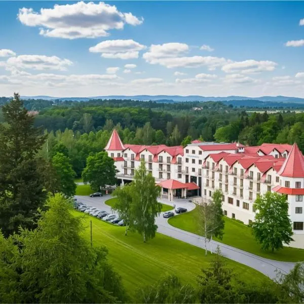 Hotel Nowy Zdrój - Centrum Zdrowia i Wypoczynku, ξενοδοχείο σε Polanica-Zdrój