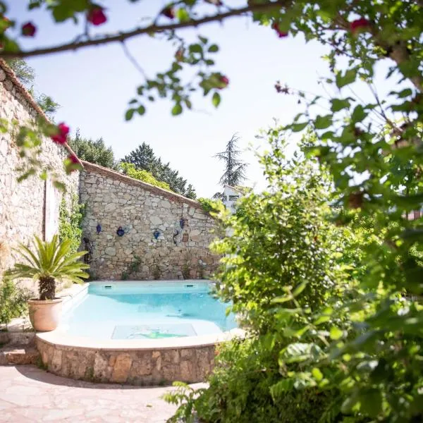 La Roseraie, hotel in Lodève