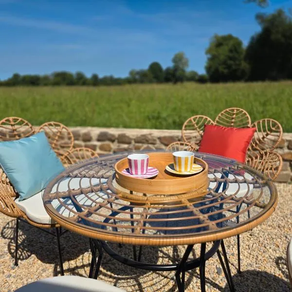 A la folie, hotel in Folligny