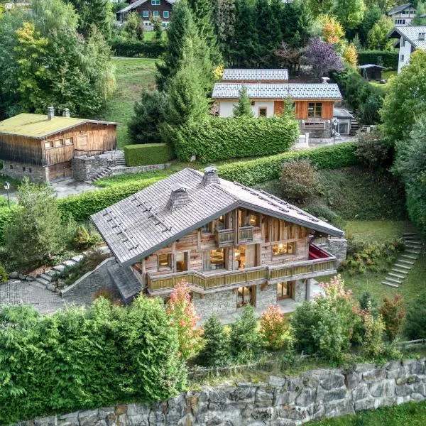 Luxury Chalet Black Mountain - 4BR, Sleeps 10, Fireplace, Mountain Views & Garden - Megève, hotel v destinácii Megève