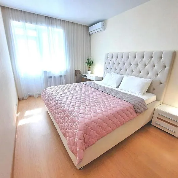 Квартира посуточно двокімнатна у мікрорайоні Садовий Мережа Alex Apartments Документи для відряджень ФОП 3 група, hotel v destinaci Poltava